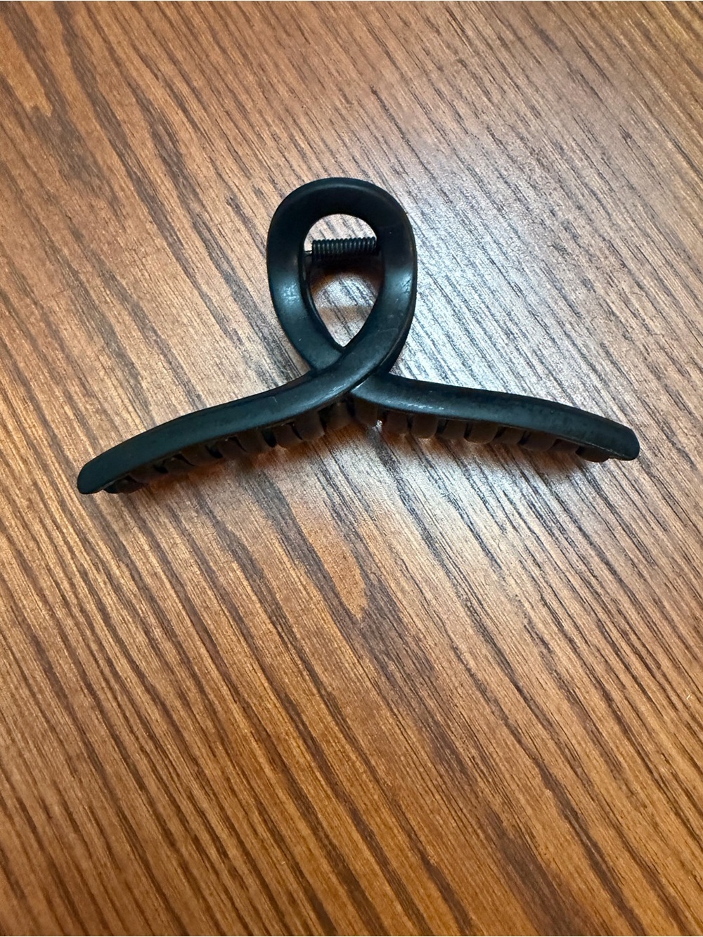 Target Black Twisted Loop Hair Claw Clip